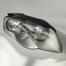 Load image into Gallery viewer, Frontscheinwerfer VW Passat 3C0941752D Xenon Ein Stück (Rechts oder Links) SCH9122750254ty