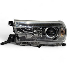 Laden Sie das Bild in den Galerie-Viewer, Frontscheinwerfer Toyota Hilux VIII LED Links Scheinwerfer Headlight SCH5994539695fj