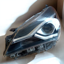 Load image into Gallery viewer, Frontscheinwerfer Toyota Yaris LED Links Scheinwerfer Headlight