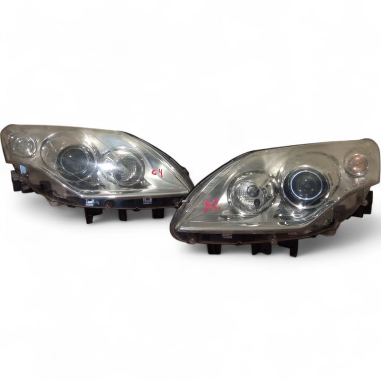 Frontscheinwerfer Renault Laguna III 260100035R Xenon Rechts Headlight SCH2092608832jr