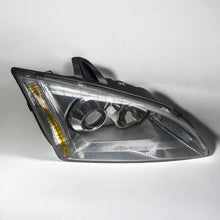 Load image into Gallery viewer, Frontscheinwerfer Ford Focus 4M51-13K060-AA Rechts Scheinwerfer Headlight