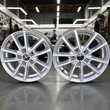 Load image into Gallery viewer, 1x Alufelge 15 Zoll 6.0" 5x100 43ET 576605 VW Rim Wheel FEL5434562676zj