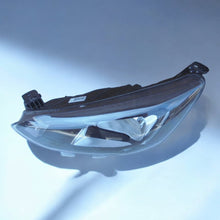 Laden Sie das Bild in den Galerie-Viewer, Frontscheinwerfer Ford Focus JX7B-13W030-CE- Links Scheinwerfer Headlight