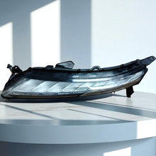 Laden Sie das Bild in den Galerie-Viewer, Frontscheinwerfer Mitsubishi Eclipse Cross EDM92205010 LED Links Headlight