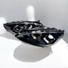 Frontscheinwerfer Ford Kuga LV4B-13E017-AR LV4B-13E016-AR Rechts oder Links