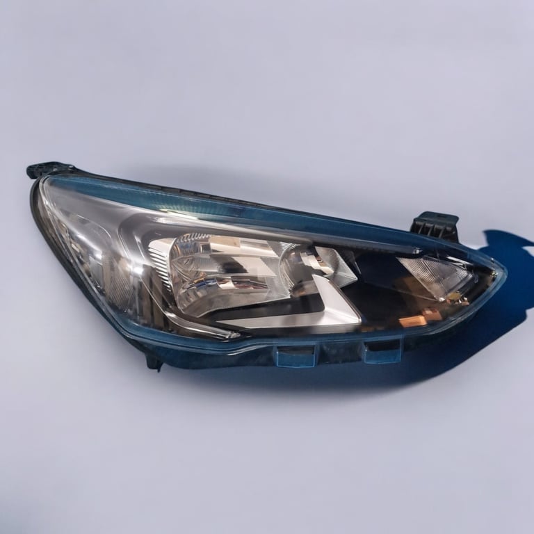 Frontscheinwerfer Ford Focus MX7B-13E014-CC Rechts Scheinwerfer Headlight