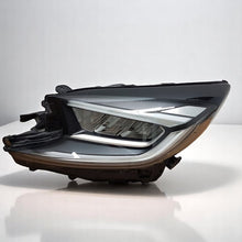 Laden Sie das Bild in den Galerie-Viewer, Frontscheinwerfer Toyota Aygo X 02A29318 Full LED Links Scheinwerfer Headlight SCH2187452399vb