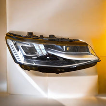 Laden Sie das Bild in den Galerie-Viewer, Frontscheinwerfer VW Transporter Rechts Scheinwerfer Headlight