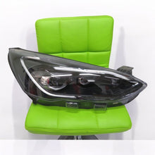 Laden Sie das Bild in den Galerie-Viewer, Frontscheinwerfer Ford Focus JX7B-13E016-CH 13E016 Full LED Rechts Headlight