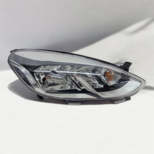 Laden Sie das Bild in den Galerie-Viewer, Frontscheinwerfer Ford Fiesta H1BB-13W029-AE Rechts Scheinwerfer Headlight SCH3810964890ye