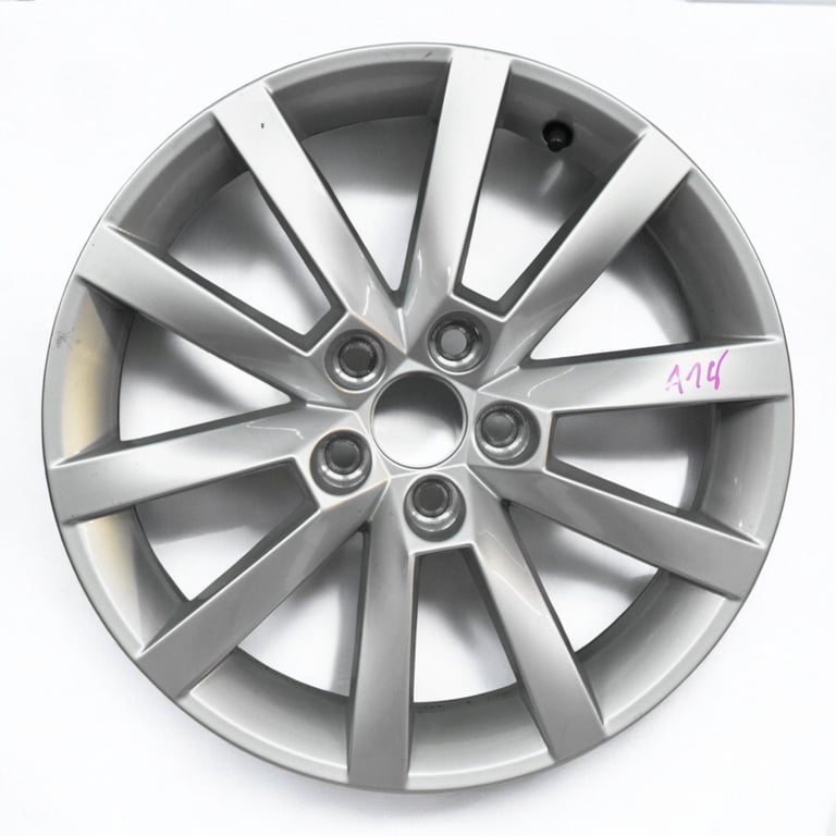 1x Alufelge 16 Zoll 6.0" 5x100 38ET Glanz Silber 657601025 Skoda Scala Kamiq