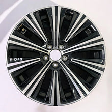 Laden Sie das Bild in den Galerie-Viewer, 1x Alufelge 18 Zoll 8.0&quot; 5x108 42ET 32243391 Volvo V60 Rim Wheel