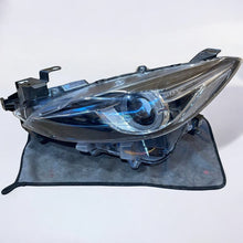 Laden Sie das Bild in den Galerie-Viewer, Frontscheinwerfer Mazda 3 Bm BHR2-51040 LED Links Scheinwerfer Headlight SCH6208203463vy