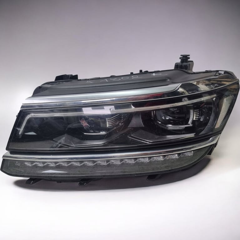 Frontscheinwerfer VW Tiguan 5NB94111E Links Scheinwerfer Headlight