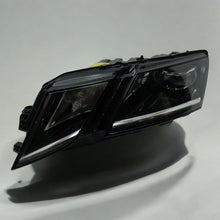 Laden Sie das Bild in den Galerie-Viewer, Frontscheinwerfer Skoda Octavia III 5E1941015F Full LED Links Headlight SCH2321002126fu