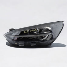 Laden Sie das Bild in den Galerie-Viewer, Frontscheinwerfer Ford Focus MX7B-13E015-EB LED Links Scheinwerfer Headlight