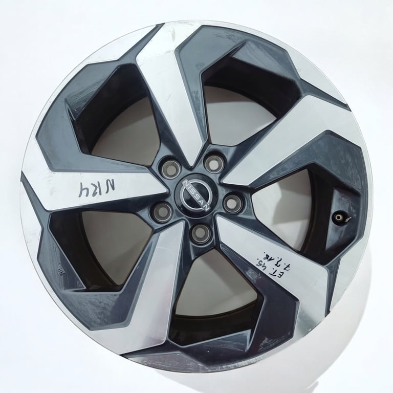 1x Alufelge 18 Zoll 7.0" 5x114.3 45ET 403006UA4J Nissan Qashqai III J12