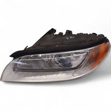 Laden Sie das Bild in den Galerie-Viewer, Frontscheinwerfer Volvo V70 III 31283915 Xenon Links Scheinwerfer Headlight