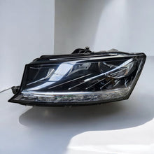 Laden Sie das Bild in den Galerie-Viewer, Frontscheinwerfer Skoda Fabia III 6V1941015E Links Scheinwerfer Headlight