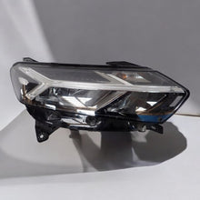 Laden Sie das Bild in den Galerie-Viewer, Frontscheinwerfer Dacia Sandero III 260101940R Full LED Rechts Headlight