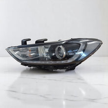 Load image into Gallery viewer, Frontscheinwerfer Hyundai Elantra 92101-F2 LED Links Scheinwerfer Headlight