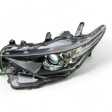 Load image into Gallery viewer, Frontscheinwerfer Toyota Auris 81150-02K30 LED Ein Stück (Rechts oder Links)