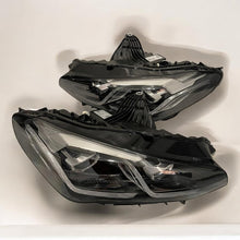 Laden Sie das Bild in den Galerie-Viewer, Frontscheinwerfer BMW 2 Active Tourer U06 5A42247-05 LED Rechts oder Links SCH9170326223hq