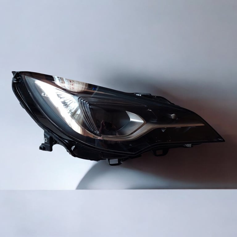 Frontscheinwerfer Opel Astra 39216451 Rechts Scheinwerfer Headlight