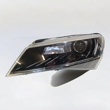 Laden Sie das Bild in den Galerie-Viewer, Frontscheinwerfer Skoda Superb III 3V1941015B Xenon Links Scheinwerfer Headlight