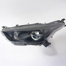 Load image into Gallery viewer, Frontscheinwerfer Toyota Yaris Links Scheinwerfer Headlight