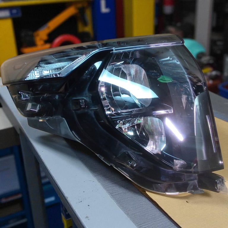 Frontscheinwerfer Ford Courier R2X613W029CE Ein Stück (Rechts oder Links) SCH1736835596lh