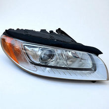 Load image into Gallery viewer, Frontscheinwerfer Volvo Xc70 31383541- Rechts Scheinwerfer Headlight