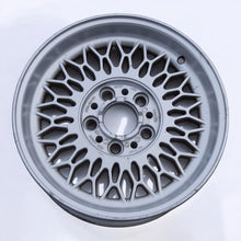 Load image into Gallery viewer, 1x Alufelge 15 Zoll 7.0&quot; 5x120 19ET Silber 1180991 BMW E32 E34 Rim Wheel