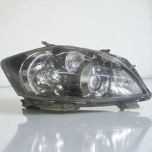 Load image into Gallery viewer, Frontscheinwerfer Toyota Auris 81110-02A70 Rechts Scheinwerfer Headlight