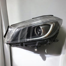 Laden Sie das Bild in den Galerie-Viewer, Frontscheinwerfer Mercedes-Benz W176 A1768201961 LED Links Headlight SCH1163377119fk