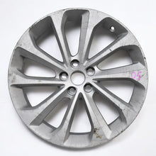 Laden Sie das Bild in den Galerie-Viewer, 1x Alufelge 19 Zoll 7.5&quot; 5x108 44 5ET Matt Silber LX7M-1007-CA Jaguar Xe Xf