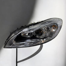 Laden Sie das Bild in den Galerie-Viewer, Frontscheinwerfer Volvo C70 II 31299750 Links Scheinwerfer Headlight