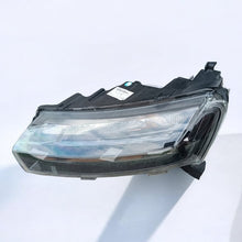 Laden Sie das Bild in den Galerie-Viewer, Frontscheinwerfer Dacia Spring 266052417R LED Links Scheinwerfer Headlight