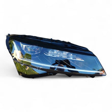 Laden Sie das Bild in den Galerie-Viewer, Frontscheinwerfer Skoda Superb III 3V1941016E Rechts Scheinwerfer Headlight