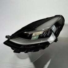 Laden Sie das Bild in den Galerie-Viewer, Frontscheinwerfer Tesla Model Y 10773775-00-C Links Scheinwerfer Headlight