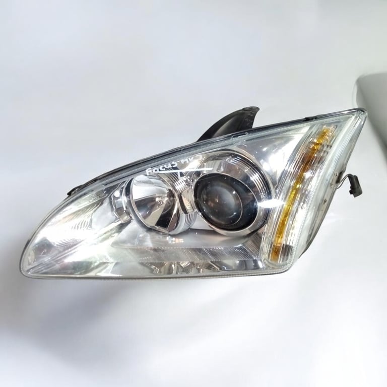 Frontscheinwerfer Ford Focus 4M5113W030GB Links Scheinwerfer Headlight