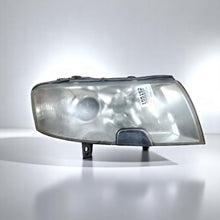 Laden Sie das Bild in den Galerie-Viewer, Frontscheinwerfer Skoda Superb Rechts Scheinwerfer Headlight
