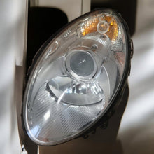 Laden Sie das Bild in den Galerie-Viewer, Frontscheinwerfer Mercedes-Benz W251 Links Scheinwerfer Headlight SCH6520290952js