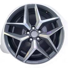 Load image into Gallery viewer, 1x Alufelge 17 Zoll 7.0&quot; 5x100 51ET Glanz Silber 6F0601025C Mg Ibiza V Rim Wheel