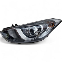 Laden Sie das Bild in den Galerie-Viewer, Frontscheinwerfer Hyundai I30 92101-A6020 92101-A6030 Rechts oder Links