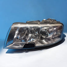 Laden Sie das Bild in den Galerie-Viewer, Frontscheinwerfer Skoda Superb Links Scheinwerfer Headlight