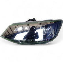 Load image into Gallery viewer, Frontscheinwerfer Skoda Fabia III 6V1941015B Ein Stück (Rechts oder Links)