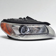 Load image into Gallery viewer, Frontscheinwerfer Volvo S80 V70 III 8635076 Xenon Rechts Scheinwerfer Headlight SCH3133699298tw