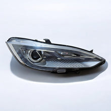 Laden Sie das Bild in den Galerie-Viewer, Frontscheinwerfer Tesla Model S 600591100B Rechts Scheinwerfer Headlight