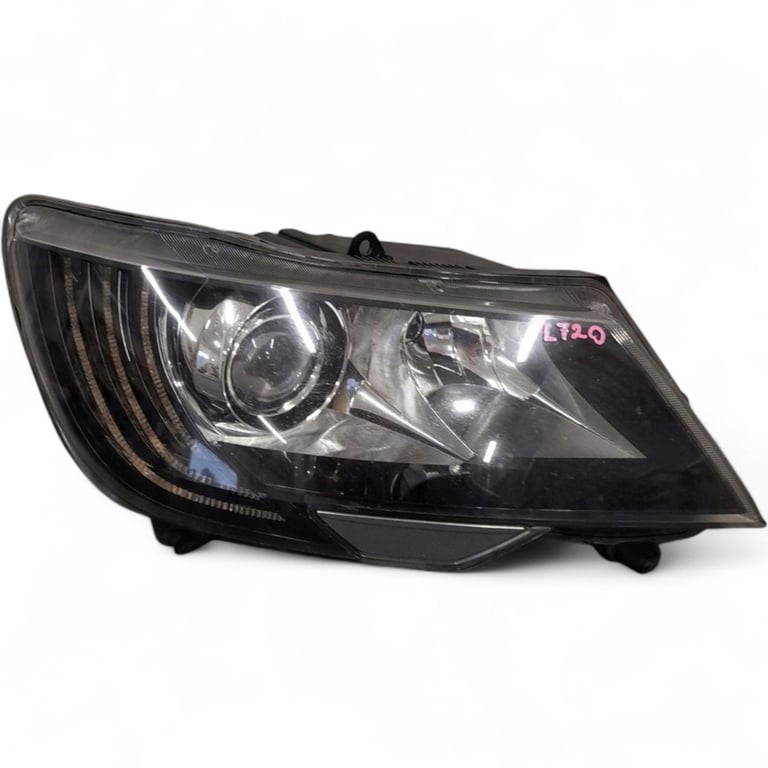 Frontscheinwerfer Skoda Superb RKC13175 Vorderseite Scheinwerfer Headlight